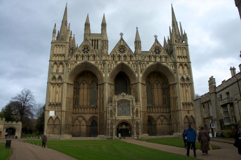 Peterborough_Cathedral_1.jpg:oar:1:368